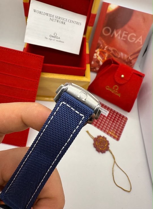 Omega Speedmaster Snoopy 50th Automático/Quartz
